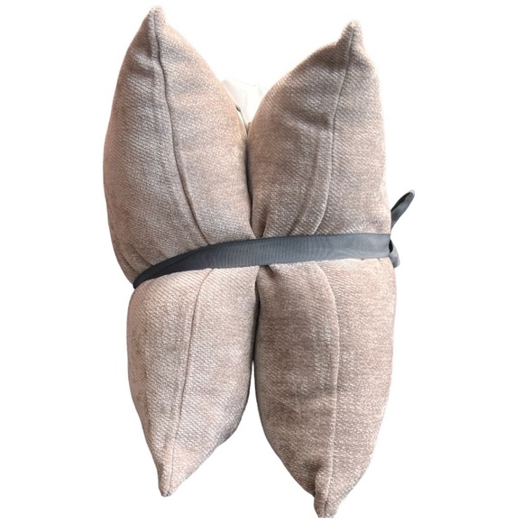 NWT 2pk Neutral Toss Pillow Set- Threshold - Picture 3 of 5